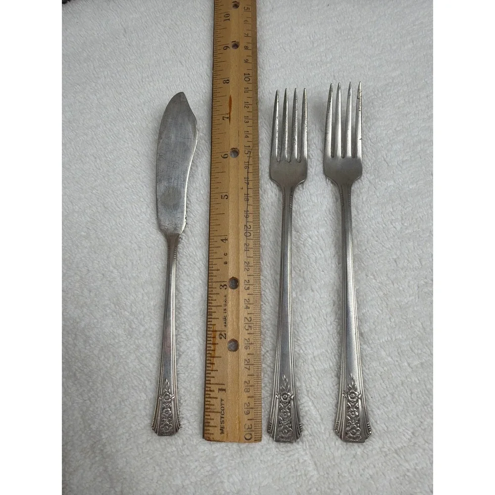 Oneida Comm. Tudor Plate Fortune pattern 2 Grille forks & 1 Master butter knife